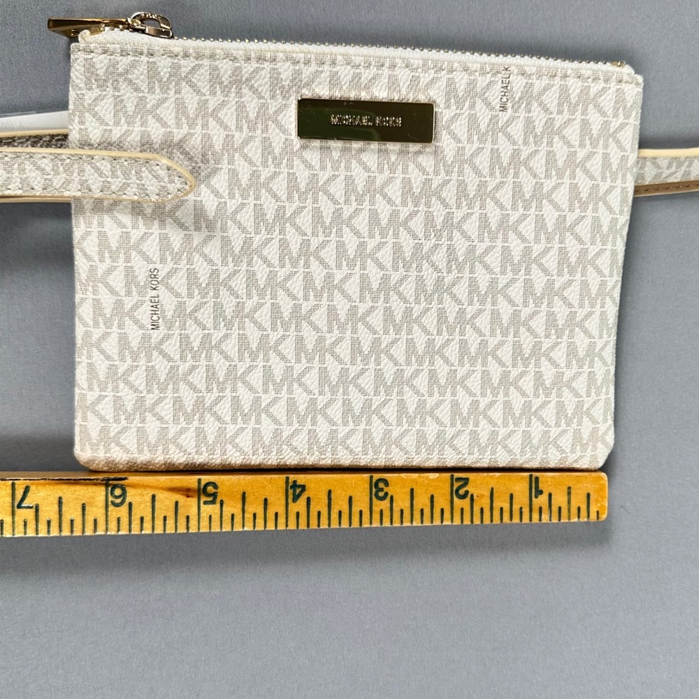 Michael Kors MK Signature Logo Belt Bag White Tan Gold Hardware Size M 554562 - Picture 9 of 10